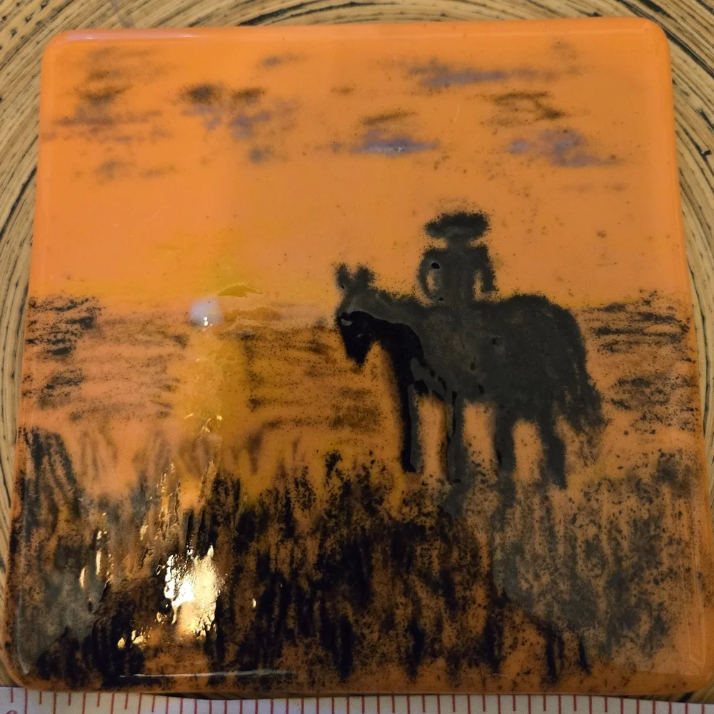 * Western style glass trivet